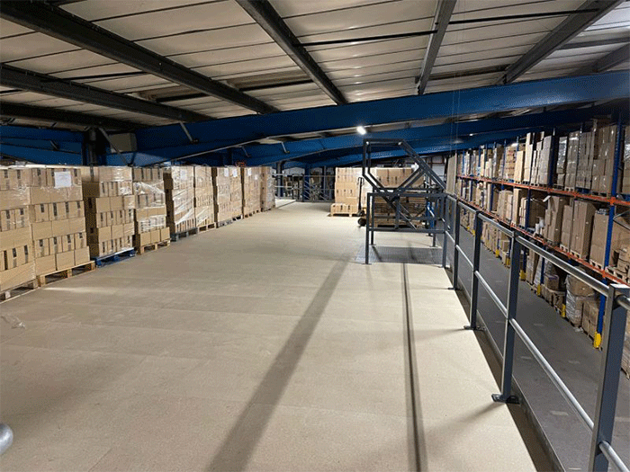 Steel warehouse mezzanine floor system